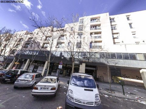 Comercial Premise for sale in Madrid, with 130 m2 and Smoke Outlet.