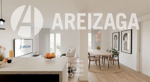 Areizaga Real Estate exclusive property. Downtown, next to the Good Shepherd Cathedral and 10 minutes from La Concha Beach, surrounded by all services, commerce, etc. This home stands out for being on the top floor, facing south, and having a small t...