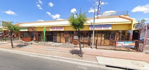 Amazing Investment opportunity located in strong central neighborhood in the City of Phoenix. Three parcels being sold together. APN 153-25-084A (Lot Size 6,880 Sq Ft), 153-25-085A (7,740 Sq Ft) and 153-25-086A (7,740 Sq Ft) - see parcel map under do...