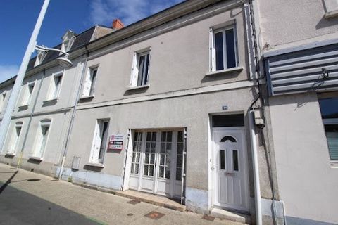 For sale in Châtellerault townhouse with land, close to all amenities. It is composed on the ground floor; a living room, a bedroom, a fitted / equipped kitchen. On the 1st floor you have a landing, 2 large bedrooms, a bathroom and a toilet with wash...