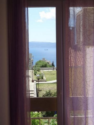 The apartment is fully equipped for a monthly stay, it is located on the 3rd floor of a residential building, south-facing, full of daylight, it has a view of the sea, it consists of a kitchen with a dining room, one bedroom for two people, a toilet ...