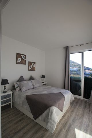 Apartment with everything you need to enjoy your Madeira adventure. Fully equipped with fantastic views and outdoor parking. My accommodation is close to the beach, activities suitable for families and public transport. You will appreciate my accommo...