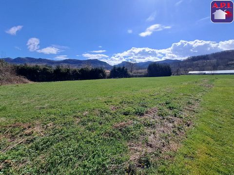 In a village near Montsegur and the Monts d'Olmes, 4506m² of building land facing SOUTH/WEST These 2 beautiful plots of 2278m² and 2228m² are a real opportunity for your projects!! Shops and networks (water, electricity, sewerage) nearby. Your API ad...