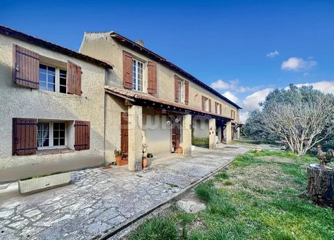Ref 2030FB: ORANGE. In the middle of the fields, authentic farmhouse having retained all its charm of yesteryear. The building of approximately 247 m² with generous volumes is composed of: 5 bedrooms, a mezzanine, a living room, a kitchen, 2 shower r...