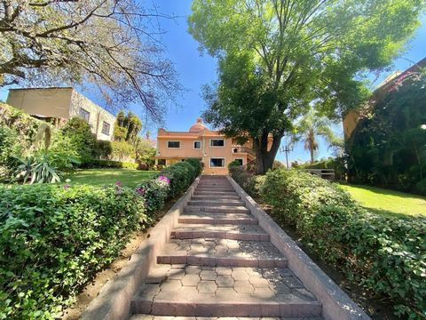 House for Sale in Lomas de San Anton with Pool, Land Use H2. IDEAL FOR DEVELOPERS OR BUILDERS. SUMMARY: 9 Bedrooms, 6 Bathrooms, Guest House, Maid's Quarters, Mature Garden, Pool, Parking for 10 Cars. DESCRIPTION: Main house developed on 2 levels, gu...