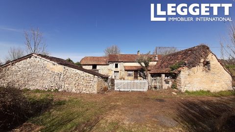 A11790 - Schönes Steinhaus in ruhiger Landschaft auf 1 Hektar flachem Land. Schönes Haus mit Charakter und seine Nebengebäude (Scheune, Garage) bieten viel Potenzial. Komplett zu renovieren. Ideal gelegen in der Gemeinde Coulaures, 29 km von Périgueu...