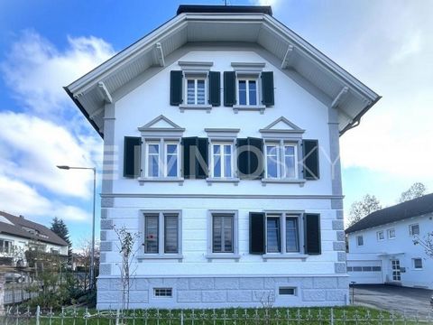 Exklusiv modernisierte Villa in begehrter Best Lage ideal für anspruchsvolle Wohnträume. Das Mehrfamilienhaus wurde renoviert und erstrahlt nun in seinem höchsten Glanz. Top 1: ca. 67 m² Diese frisch renovierte 3-Zimmer-Wohnung auf ca. 67 m² ist der ...