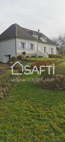 Située dans la charmante commune de Chasseneuil-sur-Bonnieure (16260), cette propriété bénéficie d'un environnement paisible et verdoyant, offrant un cadre de vie idéal pour les amoureux de la nature. Profitez de la tranquillité de la campagne tout e...