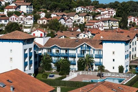 De Zee & Residence Golf Fort Socoa*** ligt aan de oevers van de rivier de Untxin, aan het einde van de baai van Saint-Jean-de-Luz. Het fijne zandstrand van Socoa en de winkels vindt u op slechts 400 meter afstand. . U kunt een wandeling maken in het ...