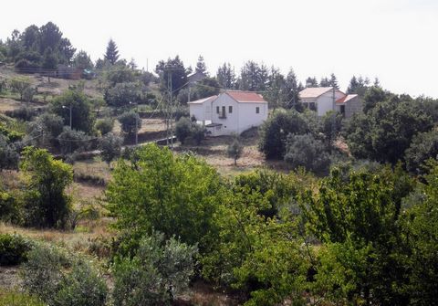 Kabeljauw. toestel 7084 HUIS IN SERRA DA ESTRELA, huis in de buurt van Linhares da Beira In het kleine en gezellige dorpje Quintãs vindt u deze gedeeltelijk gerehabiliteerde villa, met patio, beschut en vrij uitzicht. Klaar om te boekhouden! Nog 2 pe...