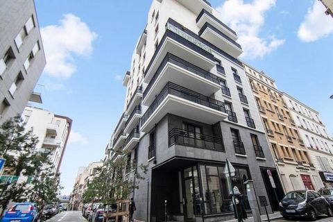 Gelegen aan de poorten van Parijs, aan de poorten van Parijs, op een steenworp afstand van Montmartre, is dit prachtige moderne appartement met parkeerplaats geschikt voor maximaal 2 personen. 4 personen. Dichtbij alle winkels en vervoersmiddelen, op...