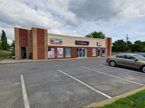 Attention - Ideal for occupying owner. Possibility for business owner to occupy 1 660 sf of commercial space INCLUSIONS -- EXCLUSIONS --