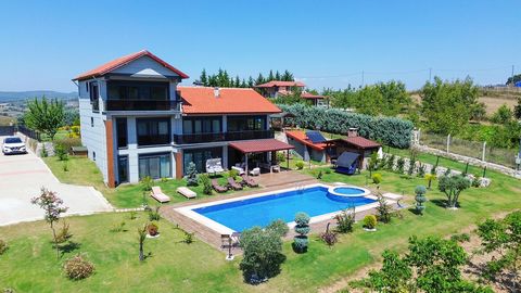 Welcome to an exceptional living experience in Kocaeli. This exquisite property spans 356 m2, offering a harmonious blend of space, comfort, and modernity. Priced at 1081030.75 EUR, it represents an excellent opportunity for investment or creating yo...