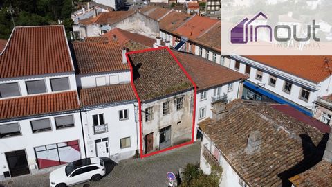 Stone house for reconstruction. We present an incredible townhouse, located in a central neighborhood in the city of Pinhel. This property is perfect for those looking for a home to be remodeled, allowing them to create a personalized home according ...