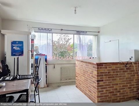 One minute from Tram 1 shops on foot, T2 offering Glazed living room on the entire south façade with a plunging view of the park, open kitchen, entrance, large closet, Wc, bathroom, a bedroom. Interior renovation to be planned. BBC renovation voted. ...