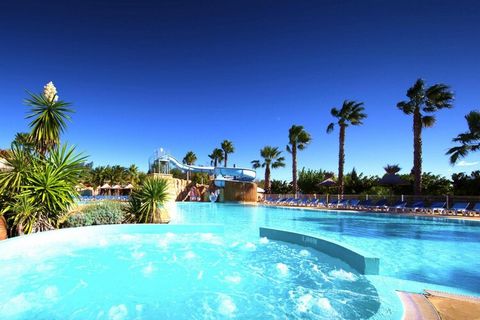 A touch of Mexico....Colorful, family-friendly complex with Mexican style elements in the heart of the Hérault region, just a 15-minute walk from the beach. Outdoor swimming pools with slides, children's pools and a heated indoor pool ensure bathing ...