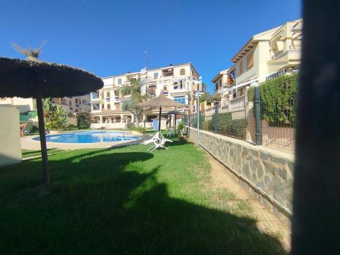 Townhouse for sale in Torrevieja, with 98 m2, 4 rooms and 3 bathrooms, Swimming pool and Furnished. Features: - SwimmingPool