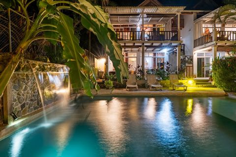 Exclusive Sale: Exceptional Residence in Santa Teresa, Costa Rica Privileged and Prestigious Location: Located in the heart of Santa Teresa, Cobano, this residence enjoys a privileged position close to all amenities and a few steps from the best surf...