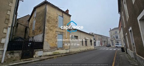 Immeuble à vendre d'environ 200m² avec appartement et local commercial emplacement idéal. À vendre, bel immeuble situé en plein cur de la ville avec un excellent potentiel, avec possibilité de faire deux lots. Comprenant un appartement avec entrée in...