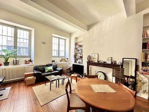 Carcassonne, ideally located rue Jean Bringer, on the Boulevard Barbès side. Sold rented. 3C Immobilier is pleased to offer for sale, this charming T3 with courtyard and cellar. It consists of a bright living room, an independent kitchen overlooking ...