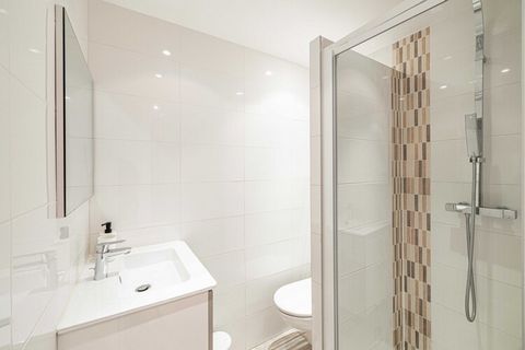 Checkmyguest ofrece este luminoso apartamento de 30 m2 recientemente renovado para cuatro personas. Está idealmente ubicado cerca de una de las avenidas más emblemáticas de Cannes: La Croisette. Cuenta con aire acondicionado, estacionamiento privado ...