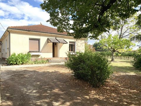 EXCLUSIVE TO BEAUX VILLAGES! Ideally located between Libourne and Bergerac, this lovely 3 bedroom house is on one level and includes a beautiful kitchen, a living room, a bathroom and a laundry room. A barn and several outbuildings complete this prop...