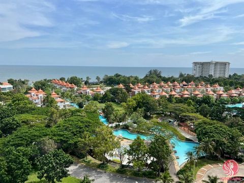 This one bedroom condo has stunning sea views! The unit which is on the 11th floor is a corner unit and has a balcony on the side of the condo as well as the front. The unit which is being sold fully furnished is 62 sqm with a open plan living / kitc...