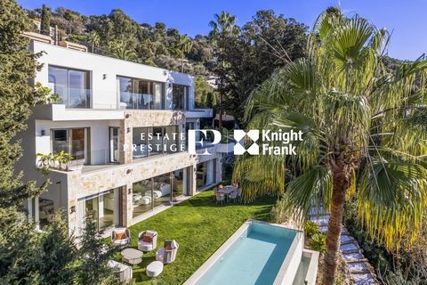 Discover this stunning villa offering a unique lifestyle and premium features. Meticulously renovated, this property is a true gem of modernity and refinement, enhanced by breathtaking views of the Mediterranean Sea, the Bay of Cannes, and the surrou...