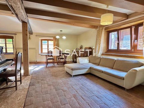 Superb farmhouse with 163 m² of living space, nestled in the wine-growing hills of the Vosges foothills. Situated on a vast 860 m² plot, this property offers an idyllic setting less than 5 minutes by car from Obernai and less than 30 minutes from Str...