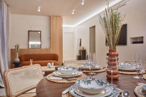 Descubra nuestro sublime y nuevo apartamento en el corazón de París Le Marais (completamente renovado en diciembre de 2024) Nuestro alojamiento con aire acondicionado, elegante y chic, tranquilo y moderno, decorado con gusto por un arquitecto de reno...