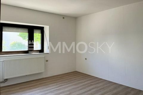 Slimme investering: 1-kamerappartement in Schwabach Dit aantrekkelijke 1-kamer appartement in Schwabach biedt een ideale optie voor zowel investeerders als eigenaar-bewoners. De ruime woon-slaapkamer is flexibel in te richten en biedt voldoende ruimt...