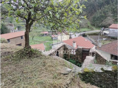 Villa med 2 sovrum att bygga om, med 120m2 bruttobyggnadsyta på en tomt på 150m2 i byn Vinhó. Marken har 2 fronter, båda med tillgång till bil. Enligt PDM är det beläget på urbaniserad mark, stadsrum med låg densitet, där ombyggnader eller nybyggnati...