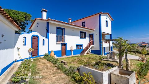 THE ADDED VALUE OF THE PROPERTY: 4 bedroom villa of traditional architecture, set in a plot of about 700m2, space for swimming pool, great solar orientation, countryside and sea views, located in a quiet village 2km from Ribeira de Ilhas and 3 km fro...