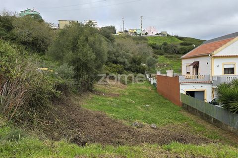 Identificação do imóvel: ZMPT573989 Rustic land of 360m² in Almargem do Bispo. This rustic land measuring 360m² is located in a quiet and growing area, inserted in an Urban Area of ​​Illegal Genesis (AUGI). Main features: - Total area: 360m². - Locat...