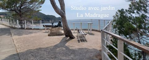 Patricia Cassar, votre conseillère en immobilier Propriétés Privées, vous propose à la vente un studio avec jardin ; plage et port de la Madrague à pieds. Situé au calme, en rez-de-jardin d'une résidence sécurisée, ce studio rénové, vendu meublé, est...