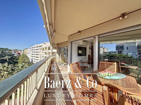 Co-exclusive Listing: We are delighted to present this stunning 4-room apartment, ideally located in the sought-after Cannes Banane district. Situated in the heart of the city while offering an open view, this property has been fully renovated with h...