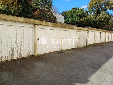 Garage / Box Fermé cour extérieure...
