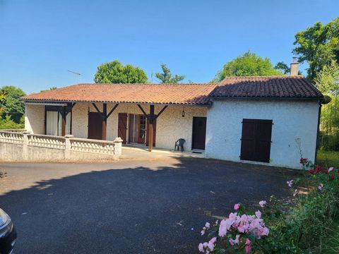 Alloue - Maison avec sous sol, trois chambres avec grange et terrain