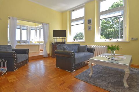 This tastefully and modernly furnished holiday home is located on the ground floor of a well-kept villa in Blankenburg in the Harz mountains. Your holiday home with separate entrance is accessible by climbing six steps. High and bright rooms immediat...