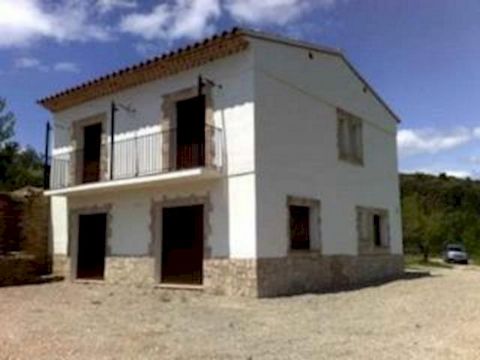 Villa with 3 Bedrooms, 2 are en-suite. Large Kitchen, Dining room, Large Lounge, Large patio. There are 2000 m2 of almond trees, in a valley with fantastic views. It has mains electric and water. Near the small town of Atzeneta, which is only 20 minu...