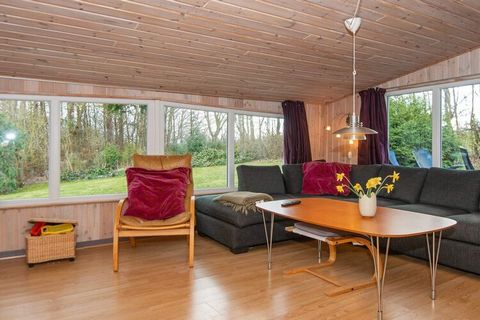 The Siesta cottage is located in the middle of beautiful nature by Følle Strand. Siesta is a cottage with space to relax in the whirlpool while the children play on the trampoline in the garden (used at your own risk / insurance) or where you can enj...