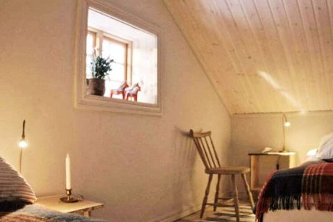 Welcome to Oxberg, located a few miles outside Mora in Dalarna and the Fädren's trail at Vasaloppsleden. Here you live on the owner's plot together with 3 more cozy log cabins where everyone shares a lovely lawn and barbecue area. If you are going to...