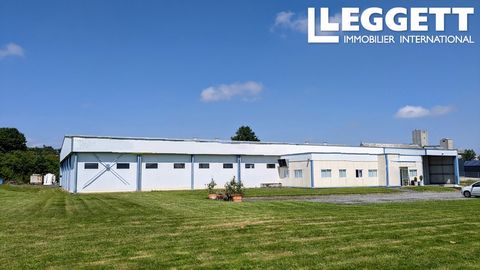 A21059AIB65 - This large building is curently 1379 m2, with the possibility to extend or create an additional building up to 4,900 m2 Self storge depot in a bulding of 1300 m2, with meeting rooms for hire. Packing rooms, along with storage boxes and ...