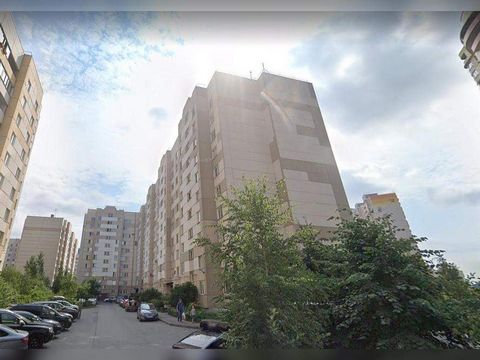 Продается 2-комн. квартира, площадью 60 кв. м м. Купчино в Пушкинском районе Санкт-Петербурга. Жилая площадь 45 кв. м, кухня 10 кв. м, комнаты изолированные. Раздельных санузлов - 1, балконов - нет. Квартира располагается на 1 этаже 10-этажного кирпи...