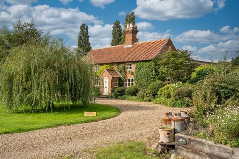 Beautifully positioned looking out over the village common, a short walk from amenities but surrounded by green open space, this former farmhouse is a delight. It’s part of the village’s history and has been lovingly restored in recent years, keeping...