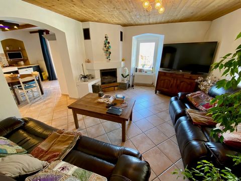 We offer you this village house composed of two apartments and a studio in the town of Valloire. The interior consists of: An apartment of about 90m2 type 3 duplex with a large living room, two bedrooms upstairs, a bathroom and a toilet From an apart...
