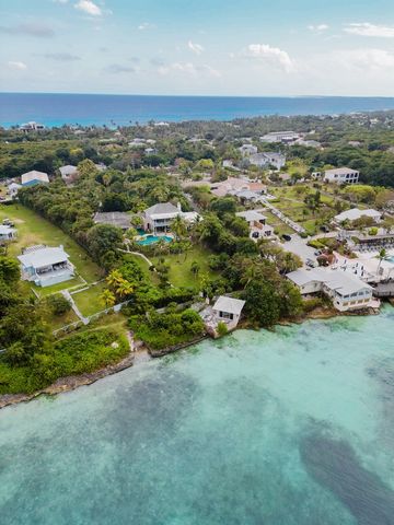 We are introducing Luna Sea, an exceptional 1.42-acre bayside property nestled near Romora Bay on the prestigious Harbour Island. This elevated oasis boasts 103 feet of water frontage and is just a leisurely 2-minute stroll from the renowned Pink San...