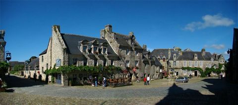 Sur le territoire de Locronan, l'un des plus beaux village de Bretagne, Ce terrain se situe entre terre et mer à 7 km de l'océan. Sa belle taille de 2171m2 permet d'être divisible en plusieurs parcelles à construire. Les informations sur les risques ...