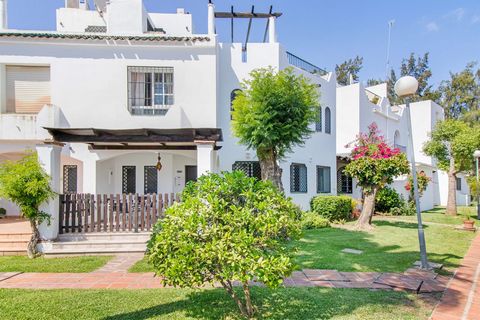 This beautiful 3-bedroom, 3-bathroom townhouse is located in a quiet residential area with all necessary services and shops nearby. Situated next to the prestigious Los Naranjos golf course, this property offers a unique opportunity at an exceptional...