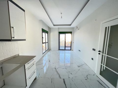 ALANYA/TOSMUR 350 METROS DO MAR PRÉDIO NOVO EM UM LOCAL COM PISCINA 2 QUARTOS 1 SALA DE ESTAR 2º ANDAR APARTAMENTO DE LUXO À VENDA ENTRE EM CONTATO PARA MAIS DETALHES. ... > ... Whatsapp: ... Features: - Intercom - Balcony - Internet - SwimmingPool -...